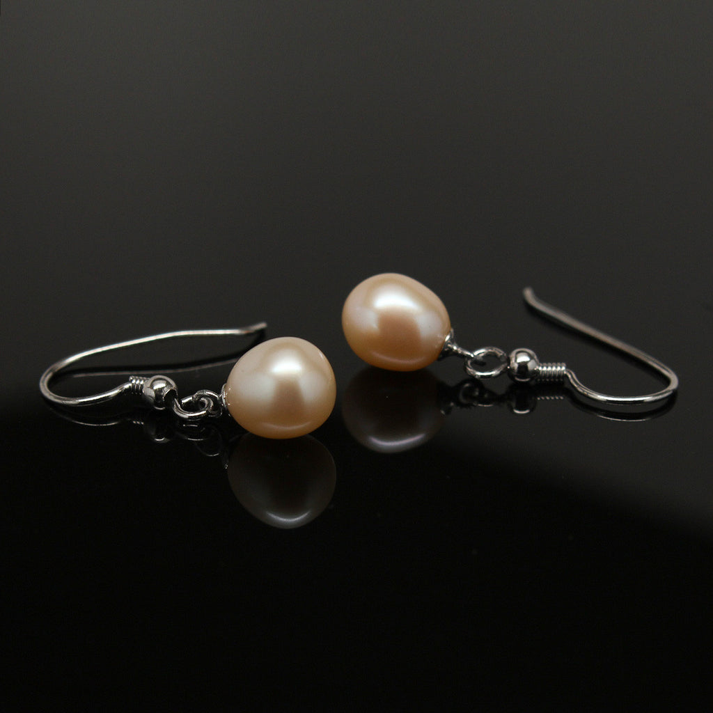 Freshwater pearl earrings - Teardrop white