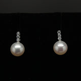 Freshwater pearl stud earrings - White