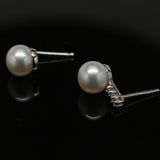 Freshwater pearl stud earrings - White