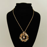 Freshwater pearl - Gold crown shaped brooch