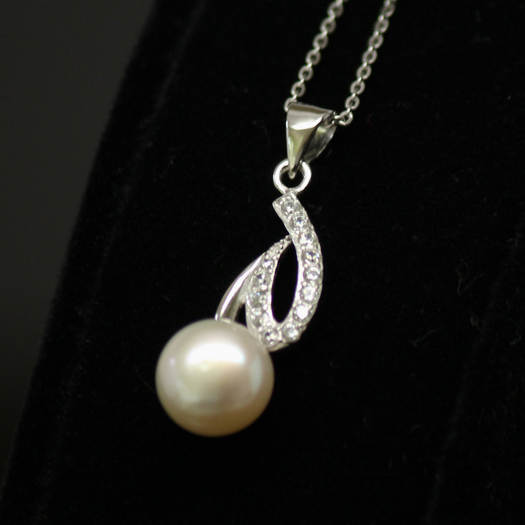 Freshwater pearl pendant external star - Silver chain