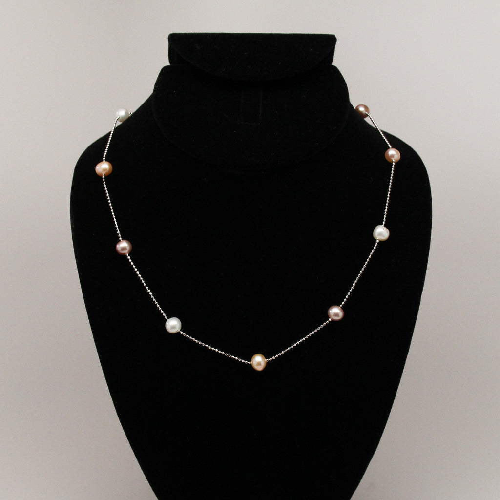 Freshwater pearl pendant - Silver chain