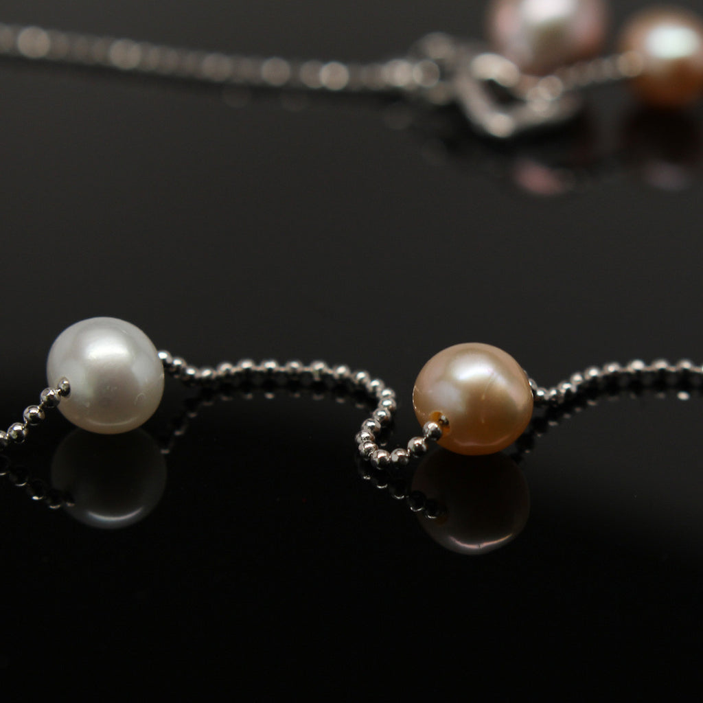 Freshwater pearl pendant - Silver chain
