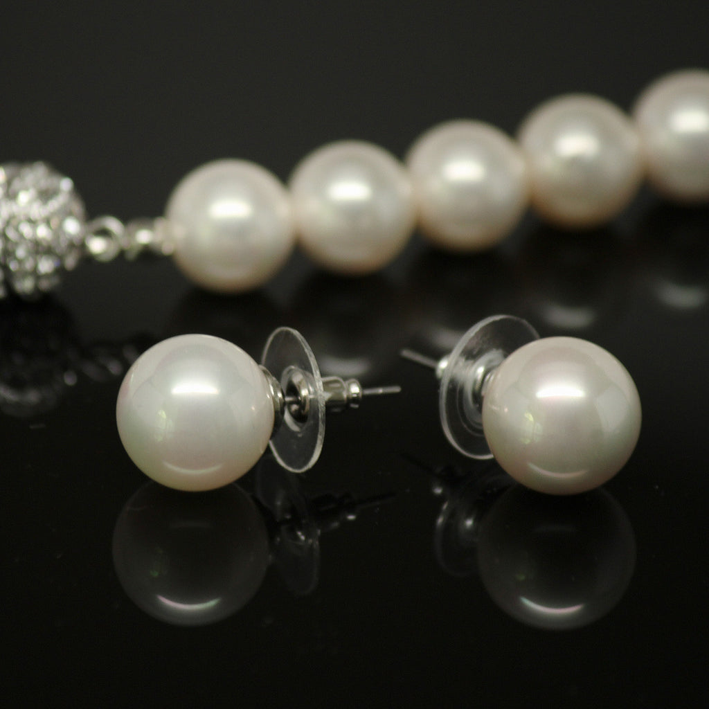 Synthetic pearl necklace and earring set - White