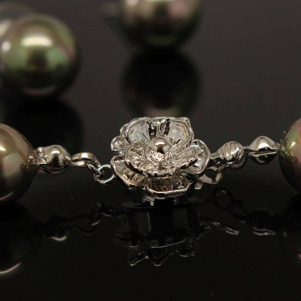 Synthetic pearl necklace and earring set - Green